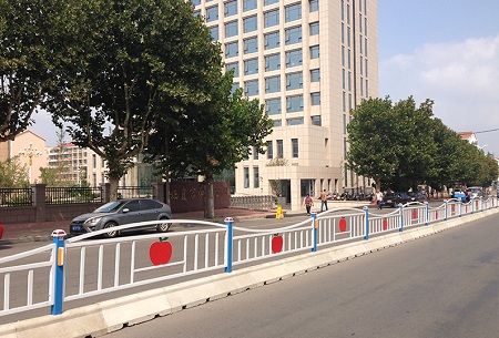 蘋果型特色市政護(hù)欄.jpg