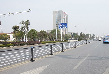 市政護(hù)欄的安裝要點(diǎn) 智能護(hù)欄.jpg